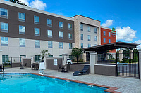Holiday Inn Express and Suites, Pineville, Louisiana, at 2820 Monroe Highway